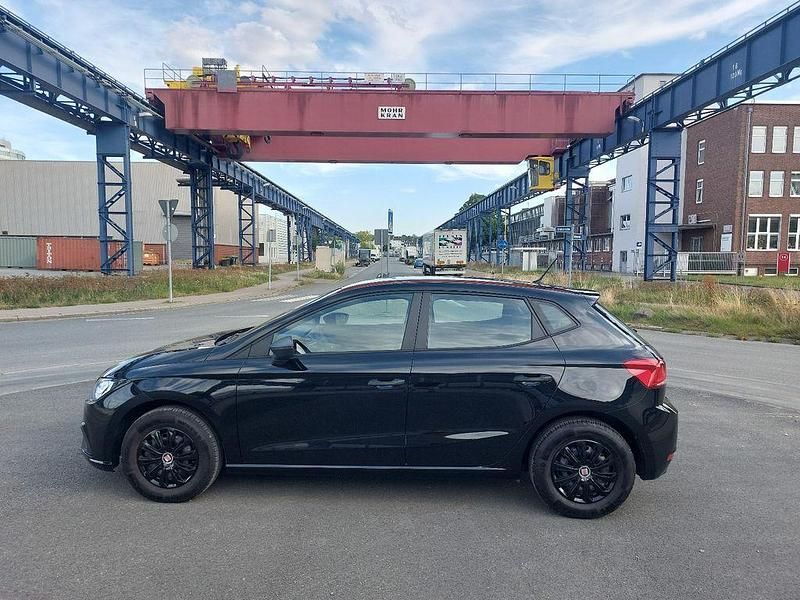 Schwarz Gebraucht 2017 Seat Ibiza Reference Limousine | 9.490 € (Guter Preis) - Bild 1/4