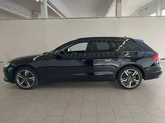 Gebraucht Audi A4 Ambiente 162 PS (119 kW) 2023 Schwarz Limousine