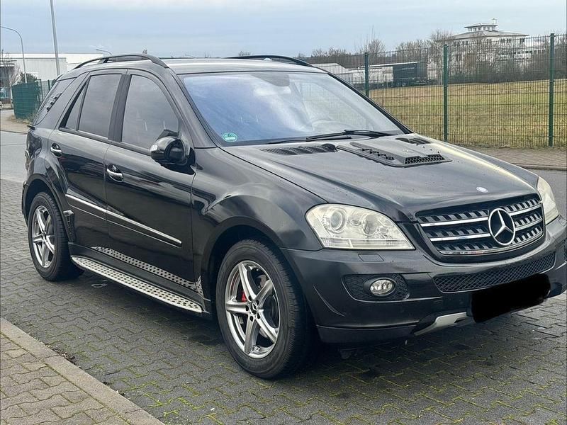 Gebraucht Mercedes ML320 224 PS (164 kW) 2005 Schwarz SUV
