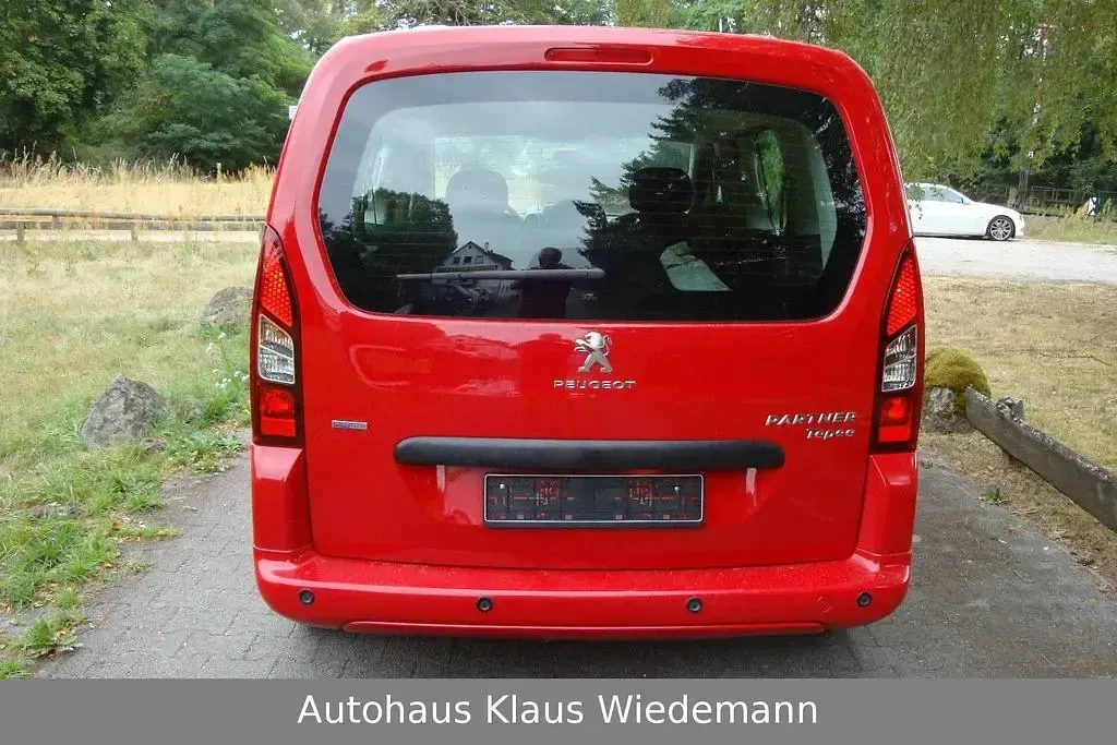 Gebraucht Peugeot Partner Tepee Active 110 PS (80 kW) 2017 Rot Van / Kleinbus
