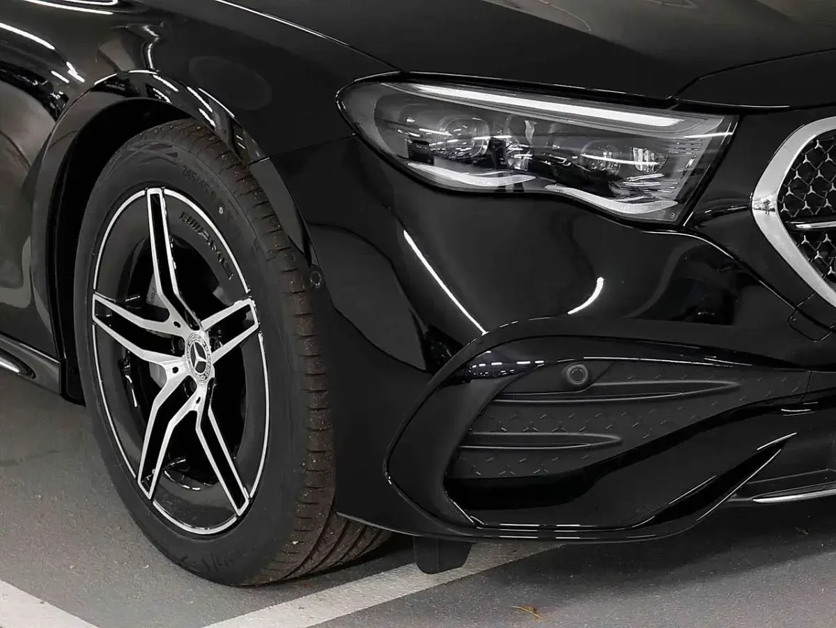 Gebraucht Mercedes E200 AMG 163 PS (119 kW) 2025 Weiß Kombi