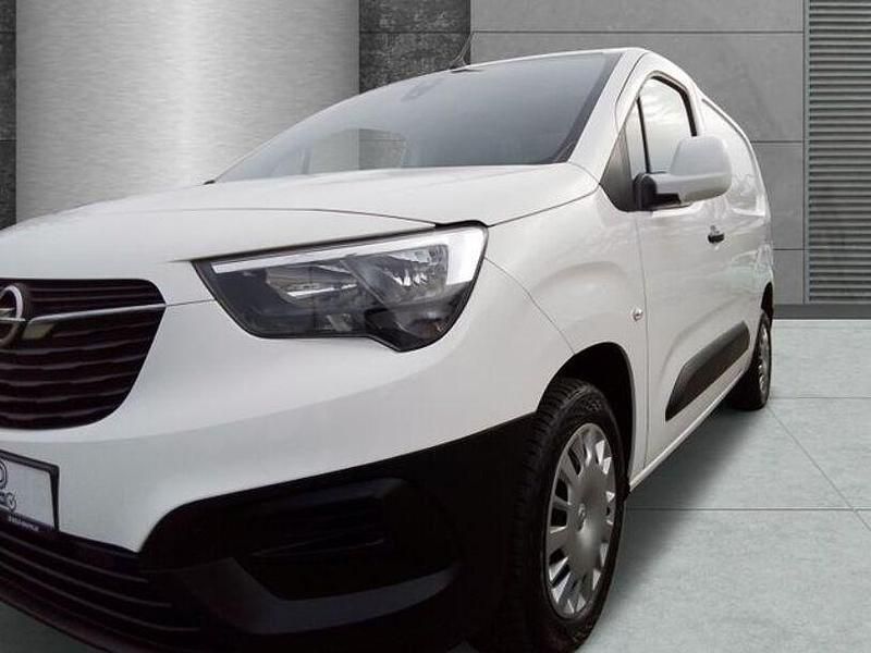 Gebraucht Opel Combo Edition 110 PS (80 kW) 2021 Jade weiss/arktis weiss Van / Kleinbus