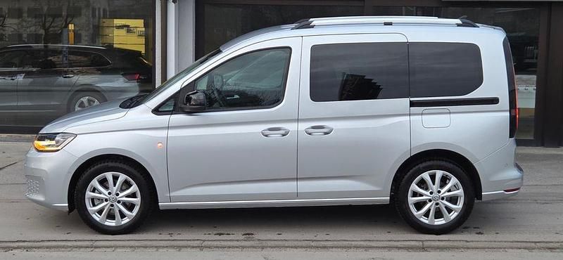 Gebraucht VW Caddy Life 114 PS (83 kW) 2024 Silber Van / Kleinbus