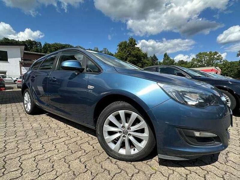 Gebraucht Opel Astra Edition 101 PS (74 kW) 2013 Blau Kombi