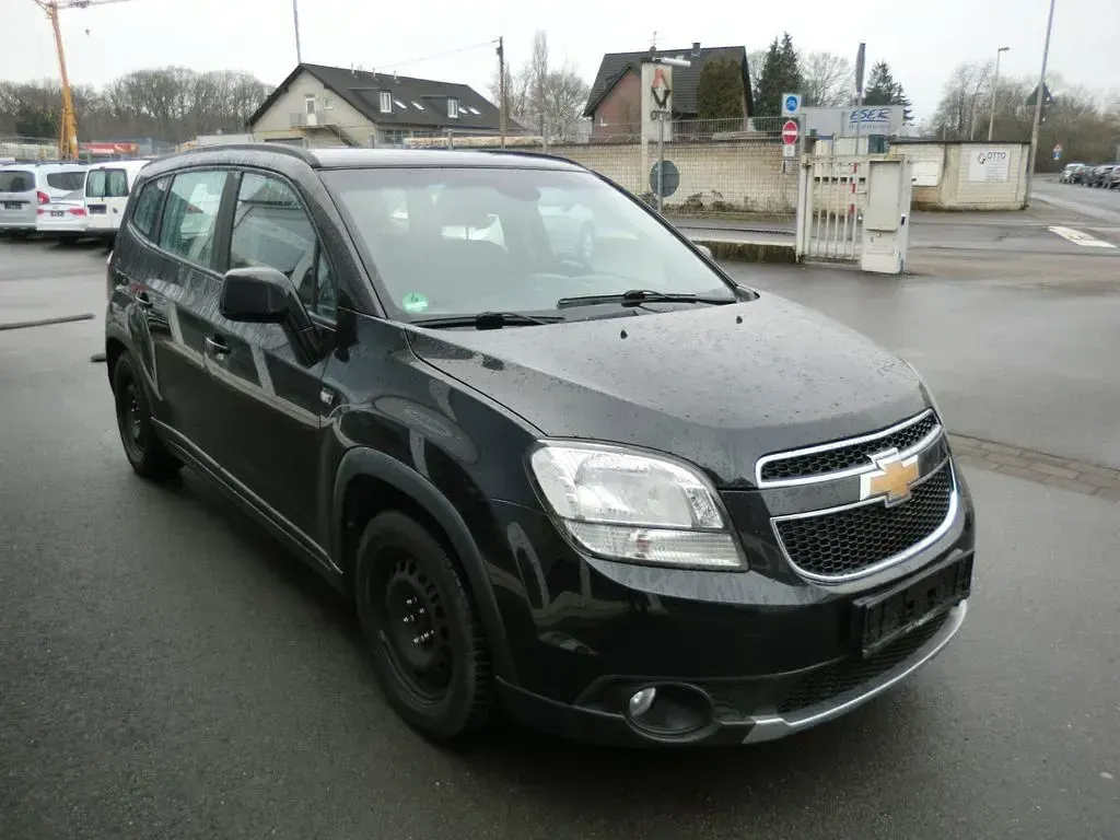 Gebraucht Chevrolet Orlando LT 141 PS (103 kW) 2011 Schwarz Van / Kleinbus