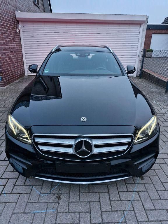 Gebraucht Mercedes E450 Avantgarde 367 PS (269 kW) 2019 Schwarz Kombi