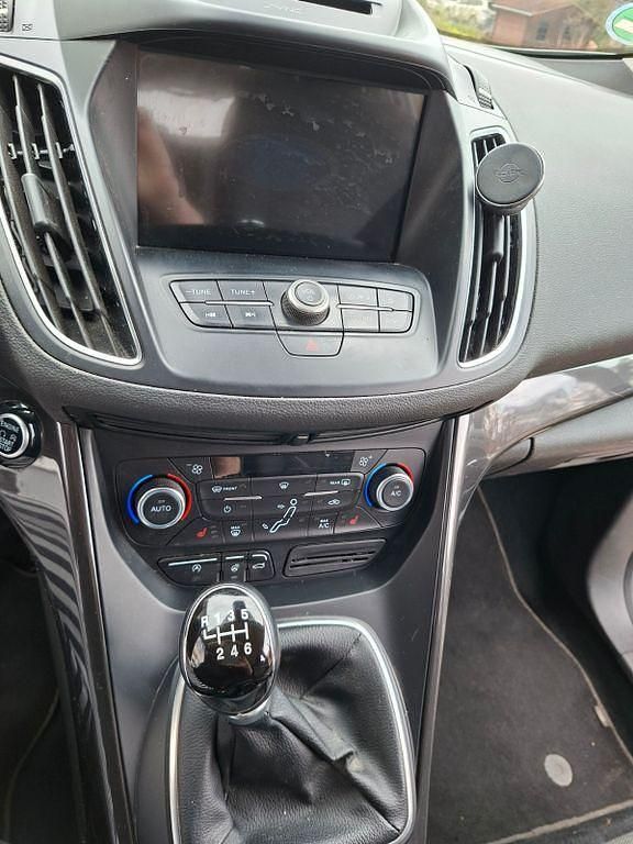 Gebraucht Ford Grand C-Max Titanium 150 PS (110 kW) 2018 Weiß Van / Kleinbus