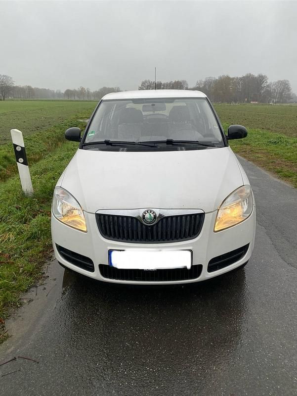 Gebraucht Skoda Fabia 60 PS (44 kW) 2009 Weiß Kleinwagen