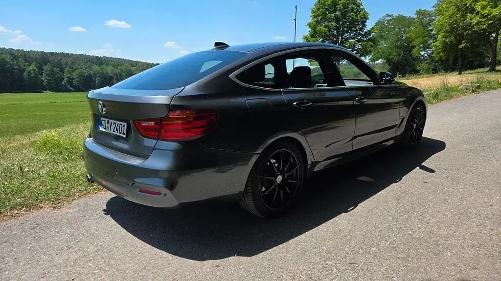 Gebraucht BMW 320 M Sport 190 PS (139 kW) 2015 Grau Limousine