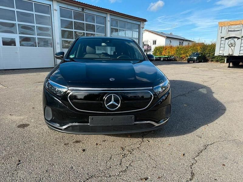 Gebraucht Mercedes EQA250+ 139 kW (190 PS) 2022 Schwarz SUV