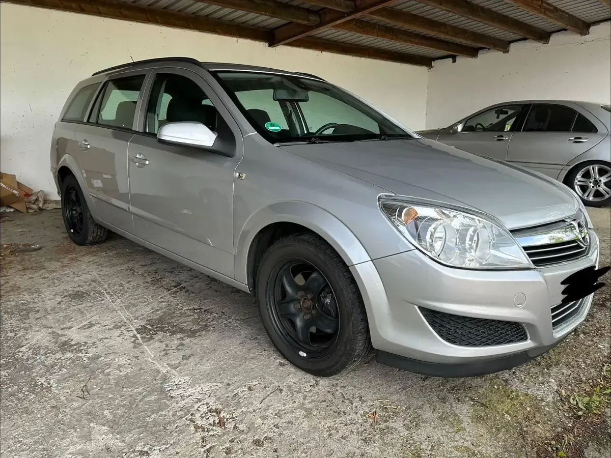 Gebraucht Opel Astra 116 PS (85 kW) 2008 Silber Kombi