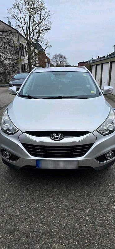 Gebraucht Hyundai ix35 163 PS (119 kW) 2012 Silber SUV