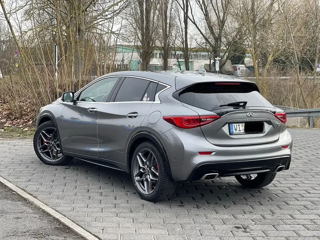 Gebraucht Infiniti Q30 Premium 170 PS (125 kW) 2016 Grau Limousine