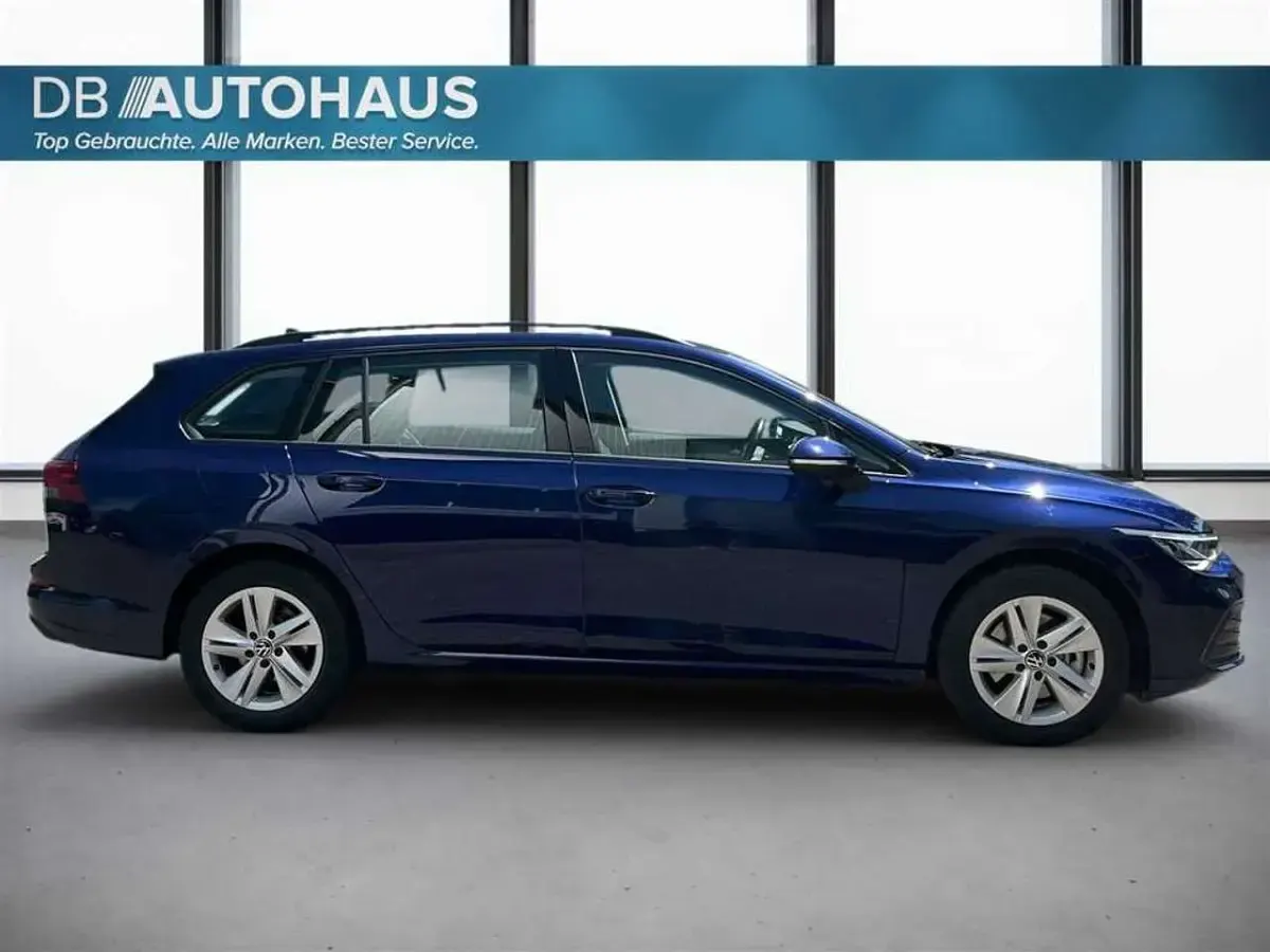 Gebraucht VW Golf VIII Life 116 PS (85 kW) 2024 Blau Kombi