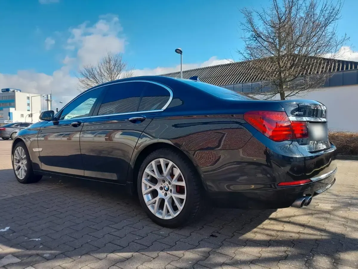 Gebraucht BMW 730 258 PS (189 kW) 2013 Schwarz Limousine