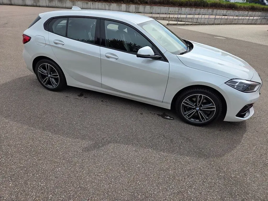 Gebraucht BMW 120 Sport Line 190 PS (139 kW) 2020 Weiß Kleinwagen
