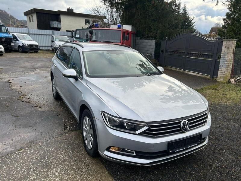 Gebraucht VW Passat Trendline 150 PS (110 kW) 2016 Silber Kombi