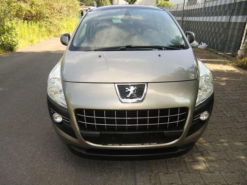 Gebraucht Peugeot 3008 Active 120 PS (88 kW) 2012 Lack vapor grey/metallic SUV