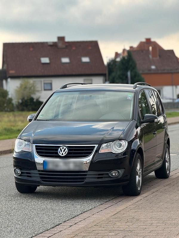 Schwarz Gebraucht 2009 VW Touran Van / Kleinbus | 5.000 € (Fairer Preis) - Bild 1/4