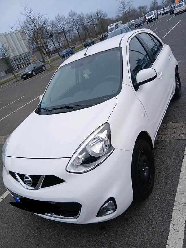 Gebraucht Nissan Micra Acenta 80 PS (58 kW) 2015 Weiß Kleinwagen
