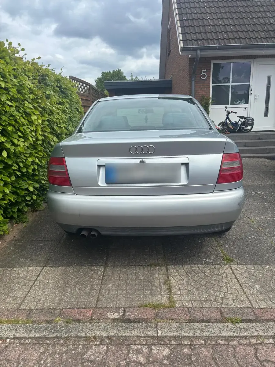 Gebraucht Audi A4 150 PS (110 kW) 1997 Grau Limousine