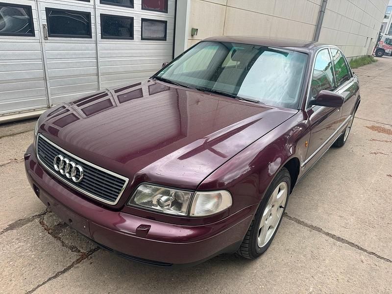 Second-hand Audi A8 174 CP (127 kW) 1995 Andere farben Berlinǎ