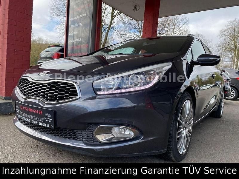Usado Kia Ceed Platinum Edition 135 HP (99 kW) 2013 Cinzento Citadino