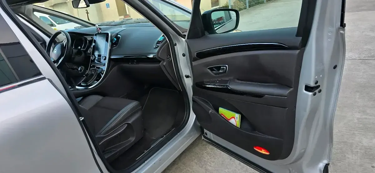 Occasion Renault Espace Life 130 ch (95 kW) 2015 Argent Monospace