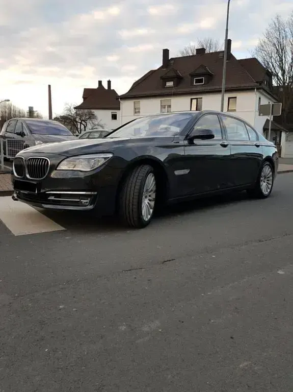 Gebraucht BMW 750L Efficient Dynamics 449 PS (330 kW) 2013 Grau Limousine