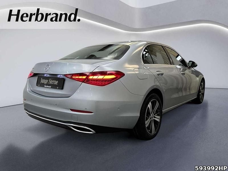Gebraucht Mercedes C300e Avantgarde 313 PS (230 kW) 2023 Silber Limousine