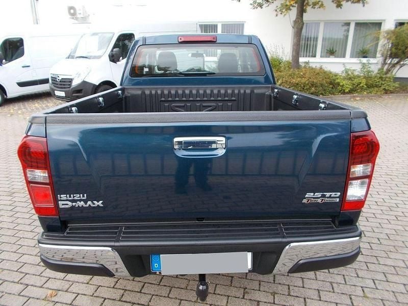 Gebraucht Isuzu D-Max 163 PS (119 kW) 2016 Blau SUV