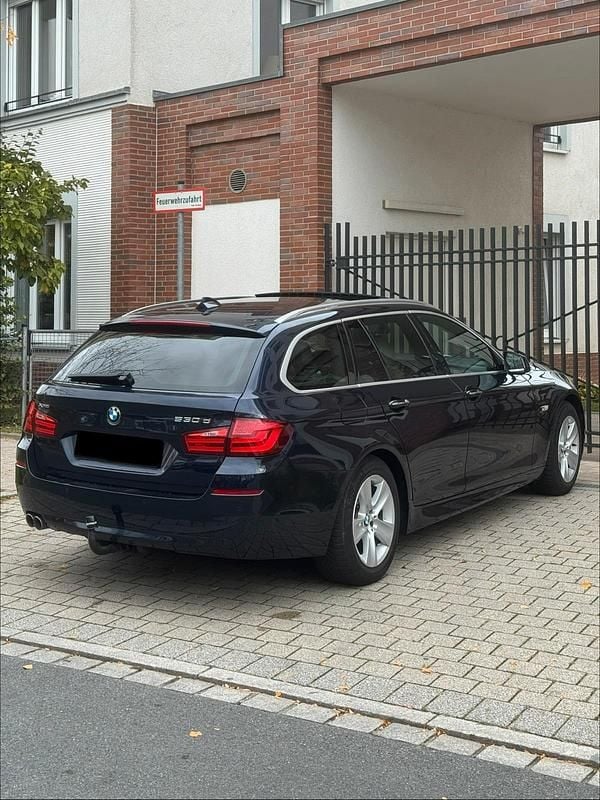 Schwarz Gebraucht 2012 BMW 530 Kombi | 7.999 € (Superpreis) - Bild 1/4