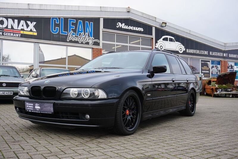 Schwarz Gebraucht 2001 BMW 525 Shadowline Kombi | 9.490 € - Bild 1/4