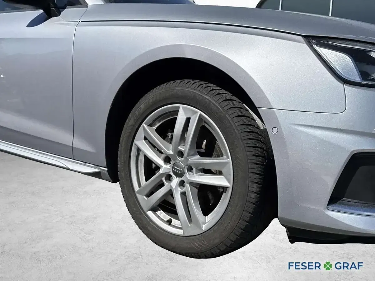 Gebraucht Audi A4 Advanced 163 PS (119 kW) 2024 Florettsilber metallic Limousine
