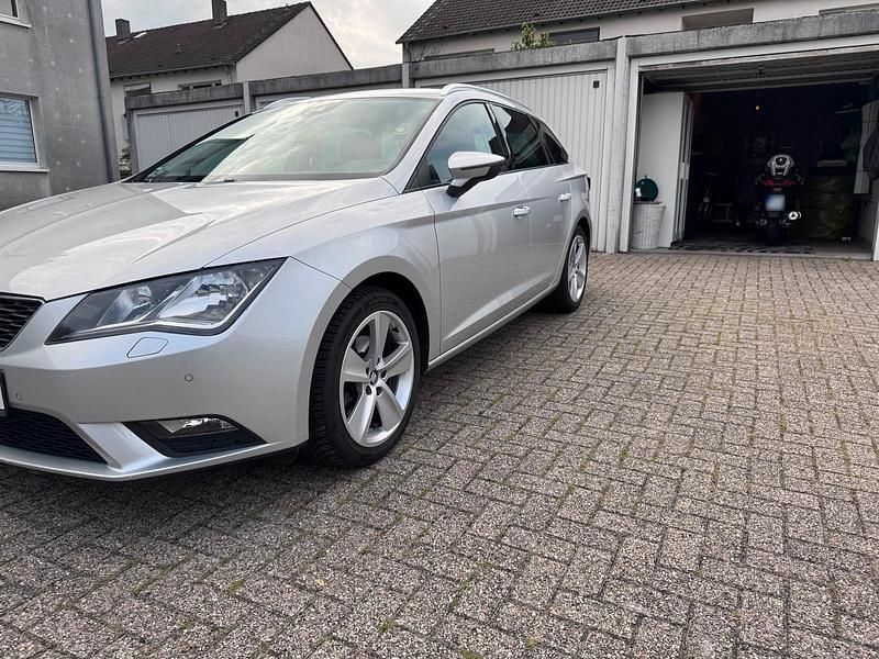 Gebraucht Seat Leon 110 PS (80 kW) 2016 Silber Kombi