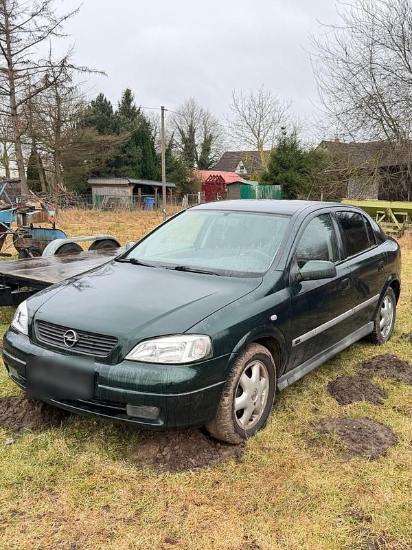 Gebraucht Opel Astra 101 PS (74 kW) 2000 Grün Limousine