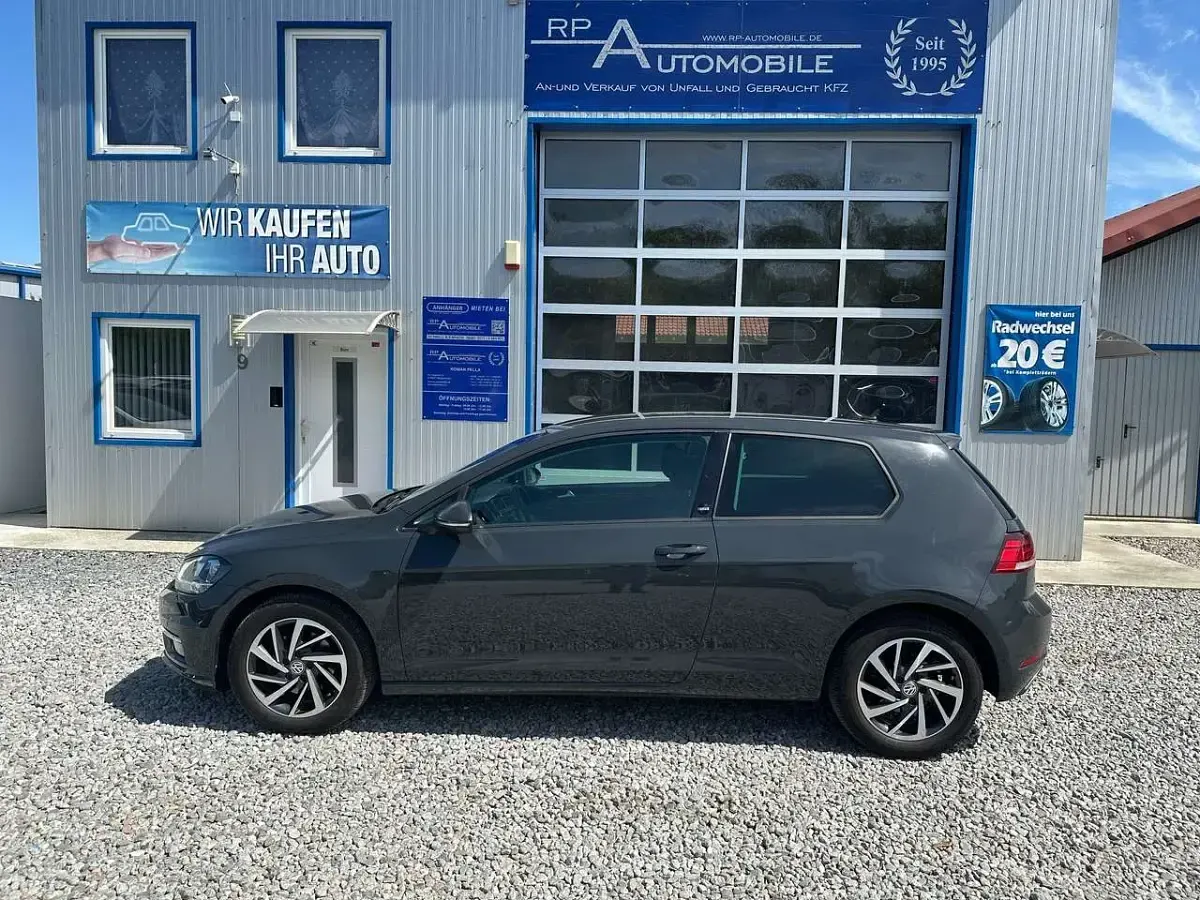 Gebraucht VW Golf VII Sound 150 PS (110 kW) 2018 Grau Limousine