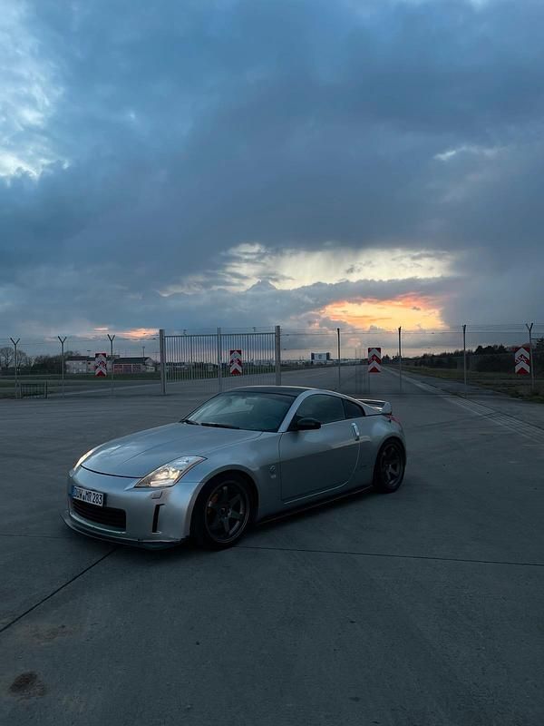 Silber Gebraucht 2004 Nissan 350Z Premium Edition Coupé | 14.699 € (Guter Preis) - Bild 1/4