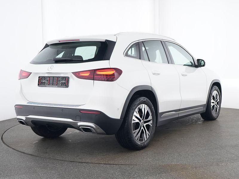 Gebraucht Mercedes GLA220 Advanced 190 PS (139 kW) 2024 Weiß SUV