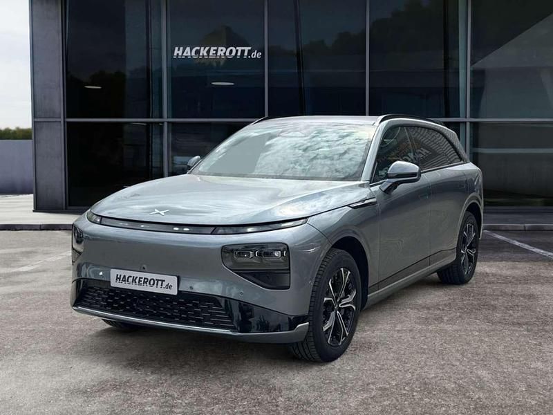 Grau Gebraucht 2025 XPENG G9 RWD Standard Range SUV | 54.990 € (Teuer) - Bild 1/4