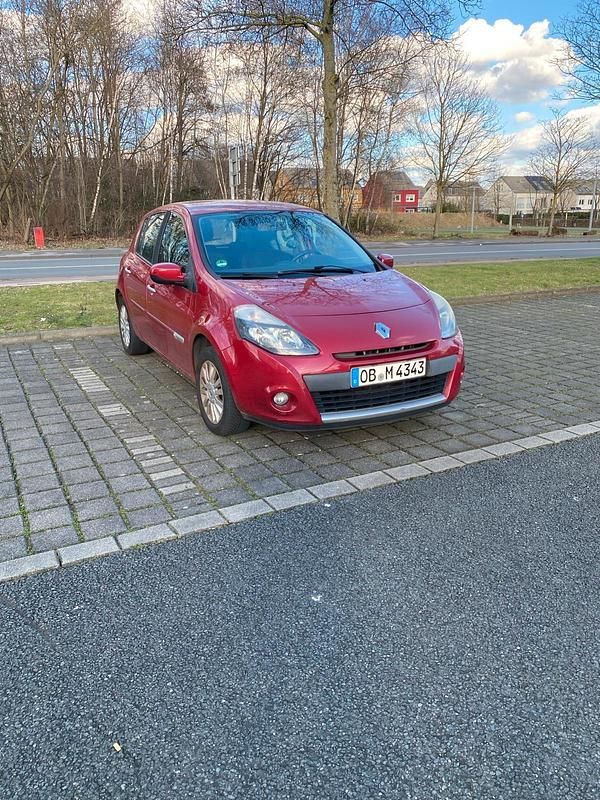 Gebraucht Renault Clio II 75 PS (55 kW) 2011 Rot Kleinwagen