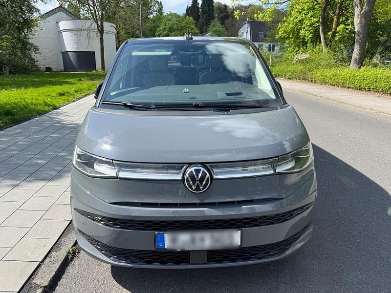 Grau Gebraucht 2025 VW Multivan Van / Kleinbus | 72.000 € - Bild 1/4