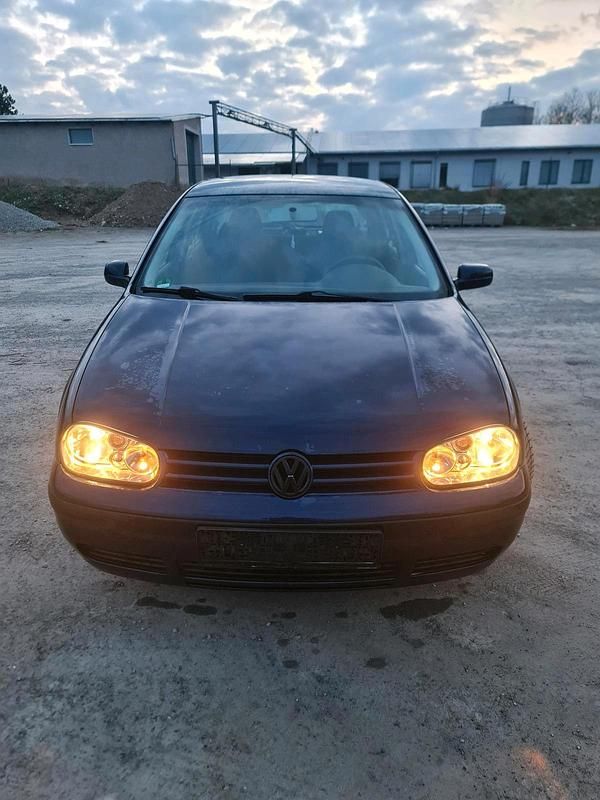 Gebraucht VW Golf IV 75 PS (55 kW) 2002 Blau Kleinwagen