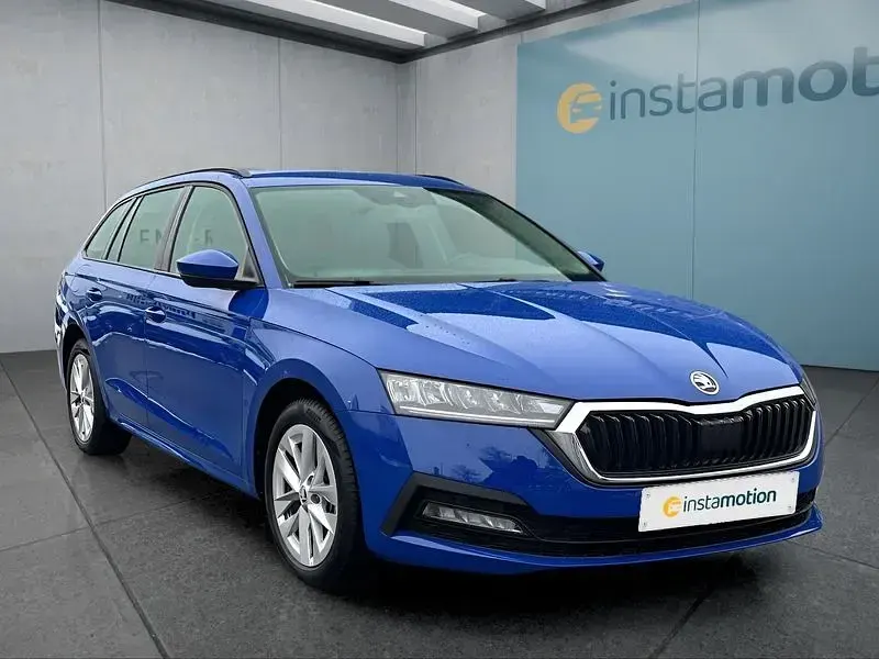 Używany Skoda Octavia 204 KM (150 kW) 2023 Niebieski Kombi
