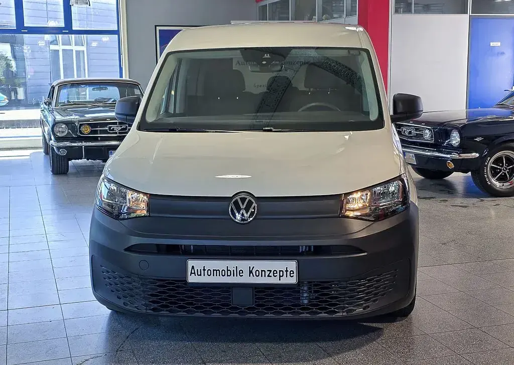 Gebraucht VW Caddy 102 PS (75 kW) 2024 Weiß Van / Kleinbus