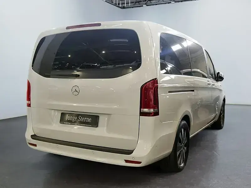 Gebraucht Mercedes EQV300 150 kW (204 PS) 2021 Weiß Van / Kleinbus