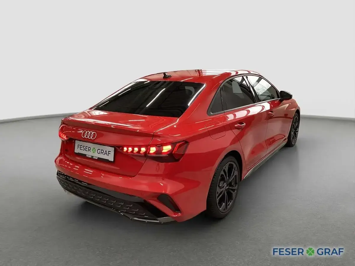 Gebraucht Audi A3 S-Line 150 PS (110 kW) 2025 Progressivrot metallic Limousine