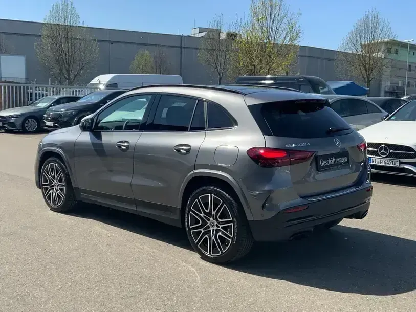 Gebraucht Mercedes GLA220 AMG 190 PS (139 kW) 2026 Grau SUV