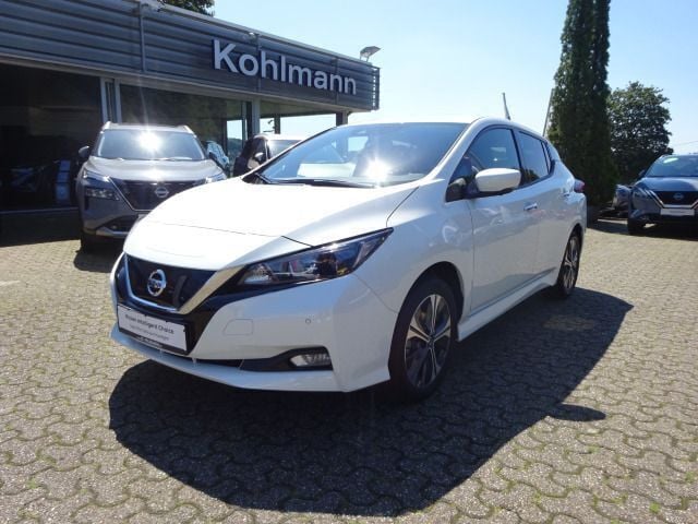 Brilliant white (metallic) Gebraucht 2021 Nissan Leaf N-Connecta Kleinwagen | 17.550 € (Guter Preis) - Bild 1/4