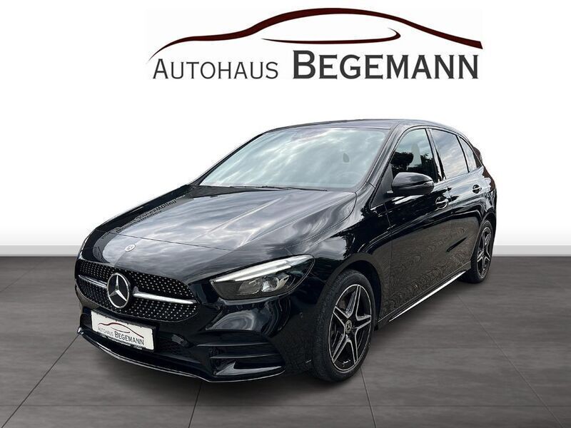 Kosmosschwarz metalliclack Gebraucht 2022 Mercedes B250e AMG Van / Kleinbus | 27.900 € (Fairer Preis) - Bild 1/4
